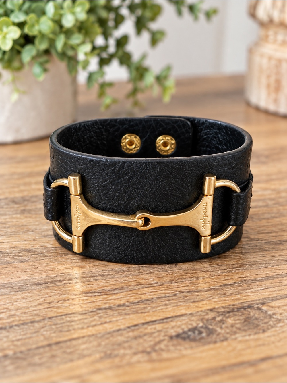 Mud Pie Women’s Black Leather Cuff Bracelet Gold-Tone Horsebit Closure Like New
